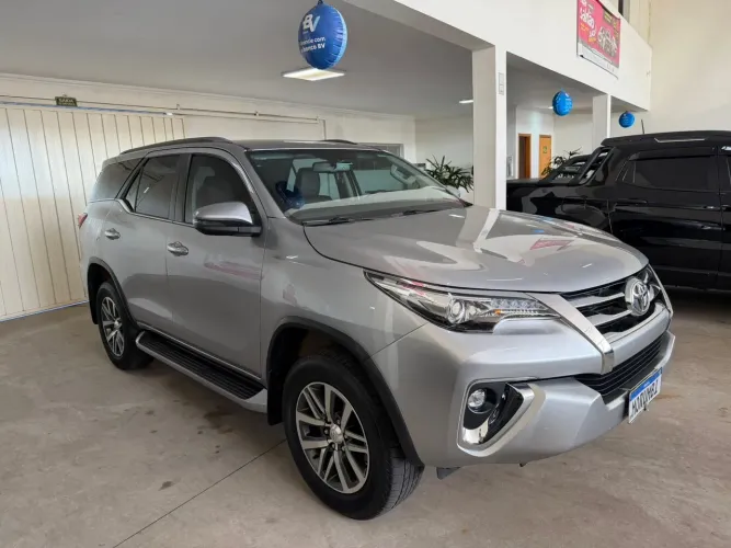 Toyota Hilux CD SRX 4X4 2.8 TDI 16V Diesel Aut. 2019