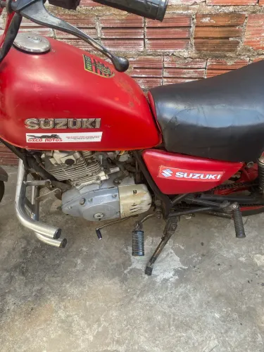 Vendo moto Suzuki