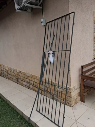 Grade de ferro reforçada de Porta 2,00x0,80 Nova