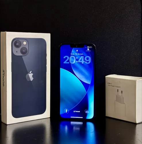 iPhone 13 azul escuro