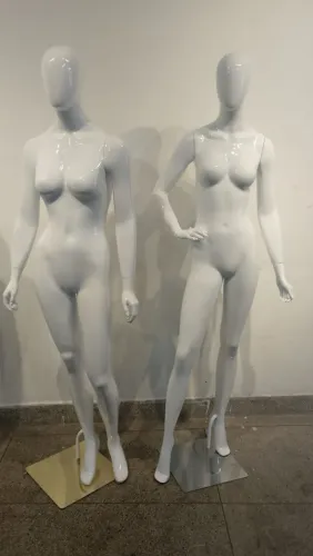 Manequim em fibra de vidro