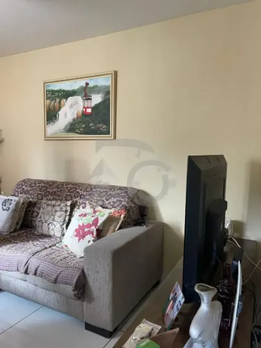 Casa no Santo Antônio com 4 Quartos, 3 Banheiros e 2 Garagens - 152m².