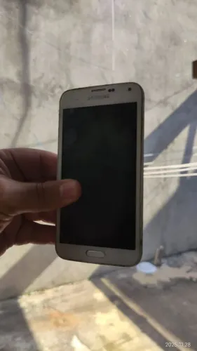 galaxy s5 processador quad core 2.5 16gbs memória interna tela quebrada não está ligando