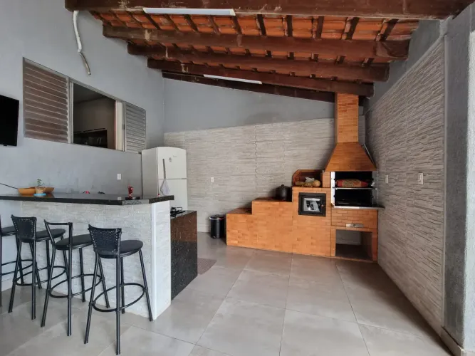 Casa térrea em Hortolândia com 3 Quartos, Suíte, Lote 250 metros, Aceita Financiamento