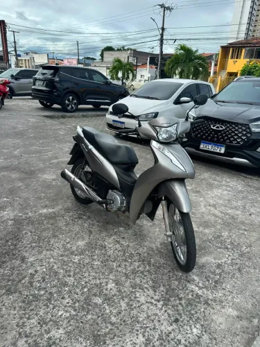 Vendo essa linda biz 2024 Estado bem conservada
