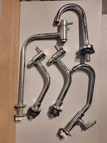 Kit 5 Torneiras de Metal Cromado (Cozinha e Banheiro) - Alta Qualidade
