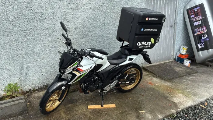 Yamaha FZ25