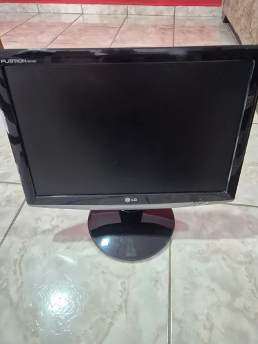 Vendo monitor LG 