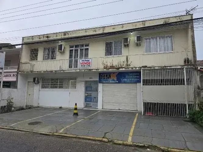 Estreito - Residência de dois pisos, frente para duas ruas, Rua Tereza Cristina e Rua José