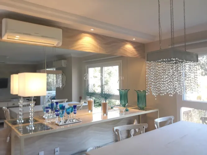 Apartamento de 3 dormitórios na Lagoa da Conceição