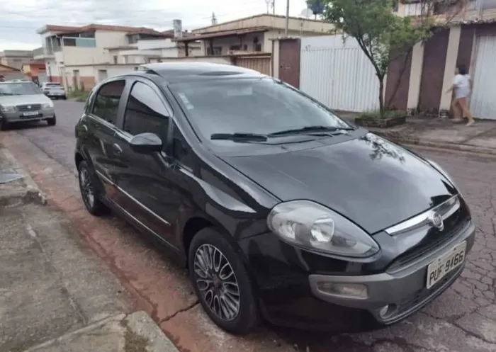 Fiat Punto Sporting 1.8 Flex 8v/16v 5P 2014