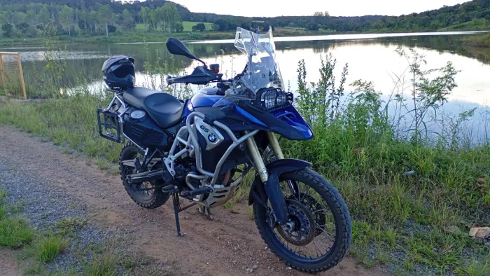 BMW F800 GS ADVENTURE COM VÁRIOS ACESSÓRIOS