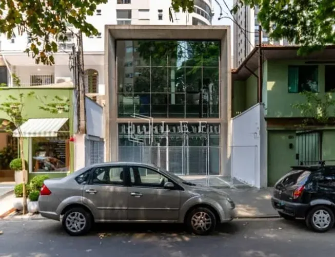 Aluga Prédio Comercial Novo em Moema com 280m²