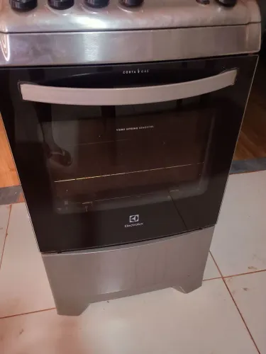 Vendo fogão Electrolux 4 bocas