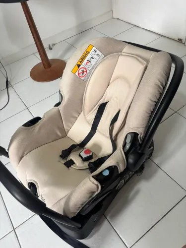 Carrinho + bebê conforto safety1st
