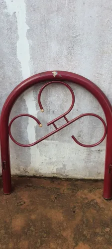 Vende se Cama Tubular de solteiro.