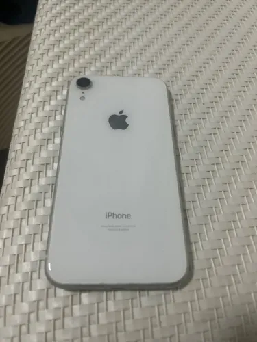 iPhone XR versão 2018 usado