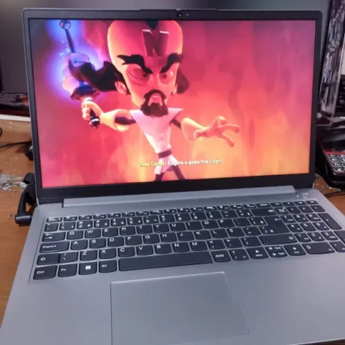 Notebook lenovo Ryzen 3 7320U com video integrado (rapido)