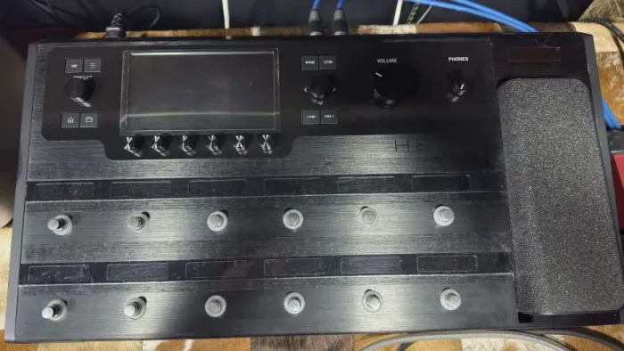 Pedaleira Line 6 Helix Floor