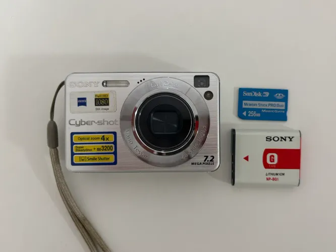 Câmera digital Sony Cyber-shot DSC-W120 7.2mp prata - pouco usada + acessórios