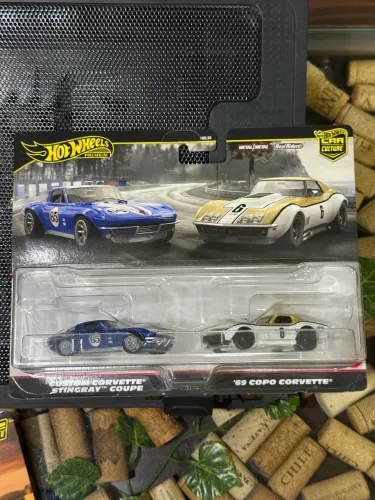 Hot Wheels Premium - Corvete