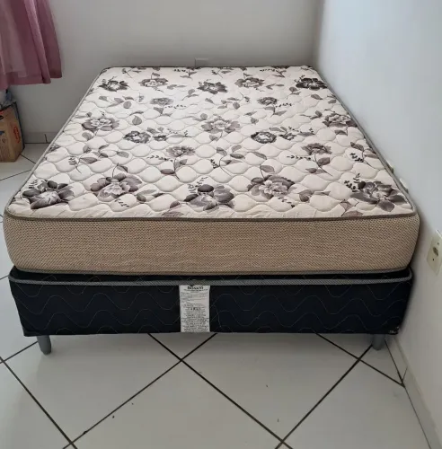 Cama em ótimo estado 