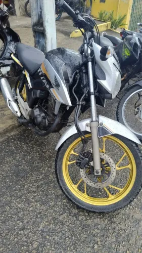 Moto  titan cg fan flex 160 (2019-2020)  sem multas/ ipva pago 