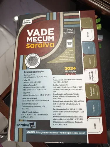 Vendo Vade Mecum / Saraiva / 2024 / 2° semestre em boas condições.