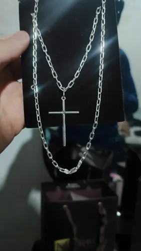 Corrente de prata nova com crucifixo grande garantia eterna na cor acompanha brinde.