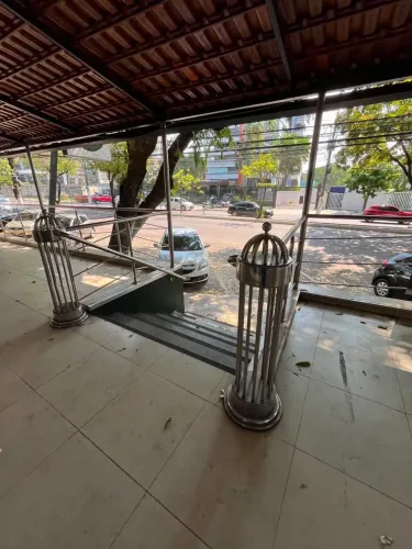 LOCAÇÃO: Ponto comercial no Adrianopolis 