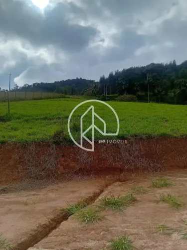 Imóvel para venda tem 678 metros quadrados em Humaitá - Juiz de Fora - MG