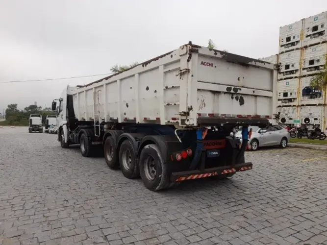 Carreta caçamba 3 eixos 2013
