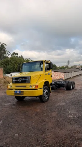 Mercedes-Benz 1620 ano 2003