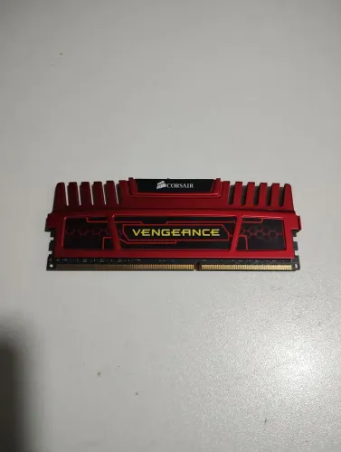 Memória 8GB Corsair DDR3