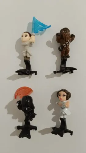 Kinder Ovo Star Wars Darth Vader Leia Rey Chewbacca Boneco Figure