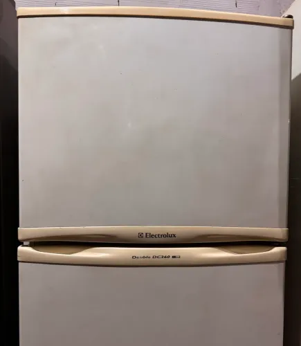 Geladeira usada gelando muito