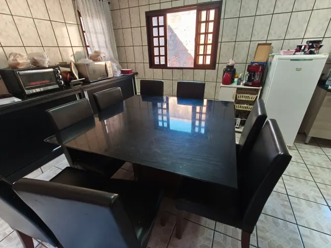 Mesa de jantar com 8 lugares