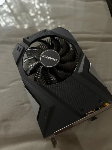 GTX 1650 4GB - Excelente para Jogos em Full HD