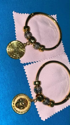 Bracelete Versace com código numérico