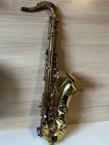 Saxofone tenor Júpiter 