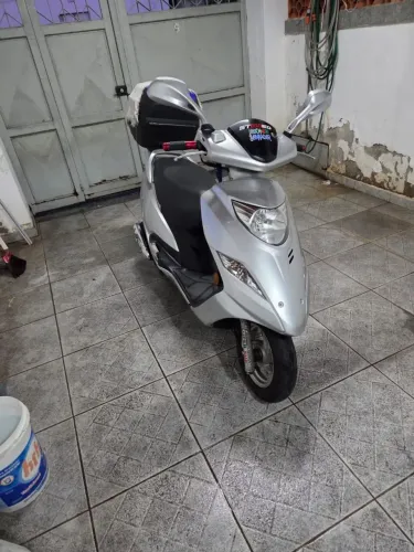 7.500 nada p fazer Burgman 125 cc só acelerar