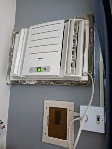 Vendo ar-condicionado de caixa quase novo 10,000btus