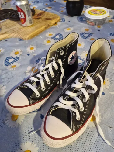 Tênis All Star Cano Alto em Couro Nº 34 - Original, Confortável e Muito Conservado
