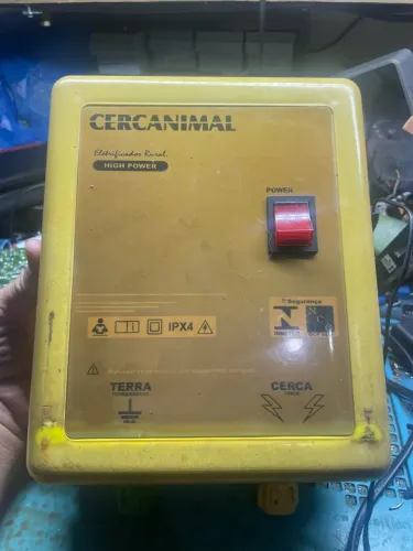Eletrificador rural para gado