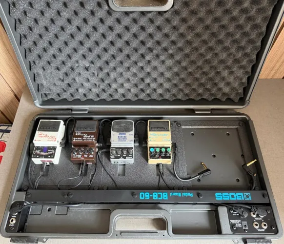 ? GODIN 5TH AVENUE KINGPIN P-90/PEDALBOARD BOSS BCB-60 COMPLETA