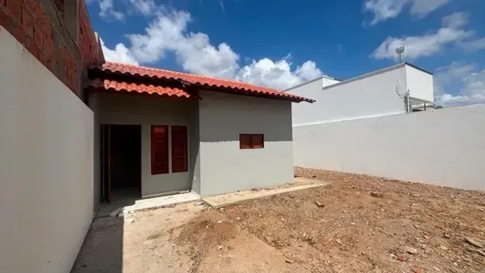 Alugo casa 2/4 no planalto