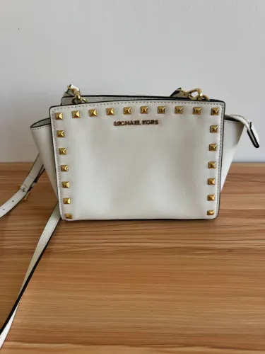 Bolsa Michael Kors Original Branca com Tachas - Couro Saffiano