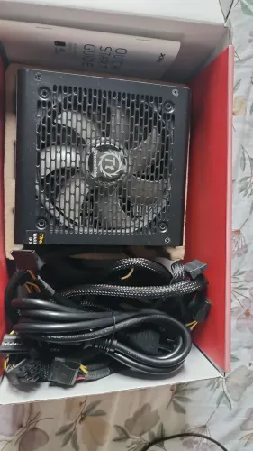 Fonte real RGB Thermaltake 600w