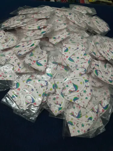 Vendo 108 máscaras infantil unicórnio valor 100 reais negociavel 