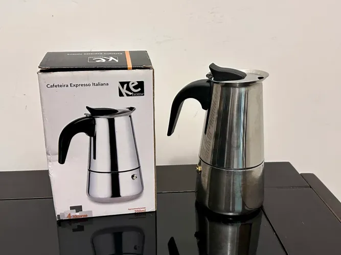 Cafeteira Expresso Italiana Ke Home de 4 xícaras (200ml) excelente estado